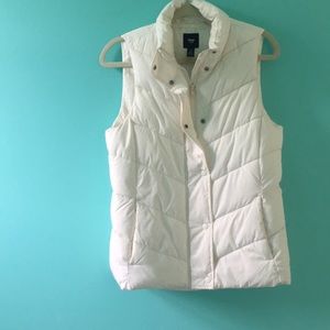 Gap White Puffer Vest